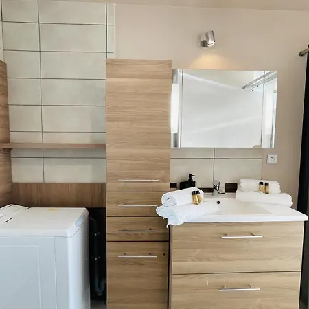 Beau 3 Pieces Vue A St Raphael - Piscine *