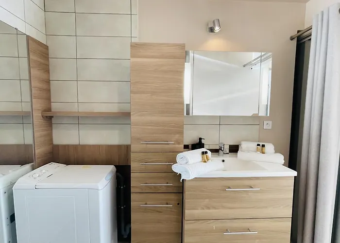Beau 3 Pieces Vue A St Raphael - Piscine *